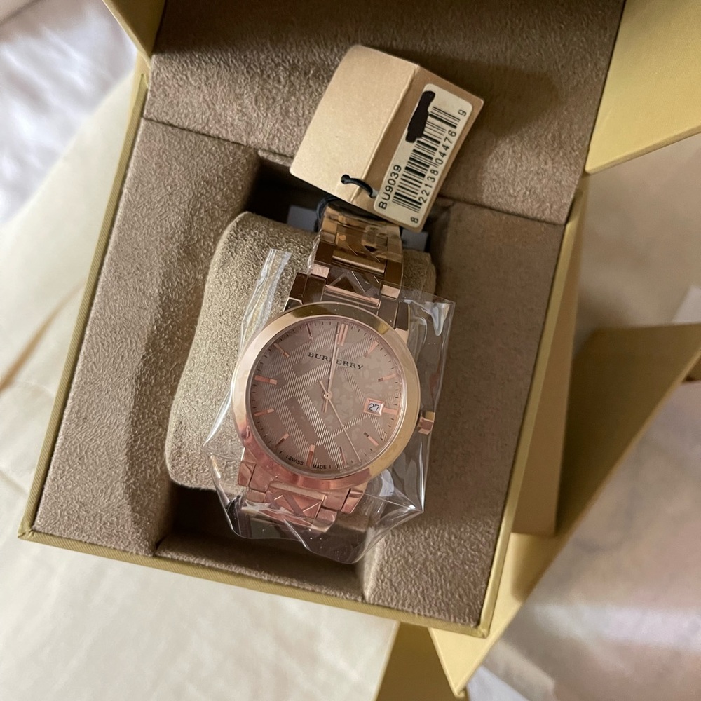 NWT Burberry Watch